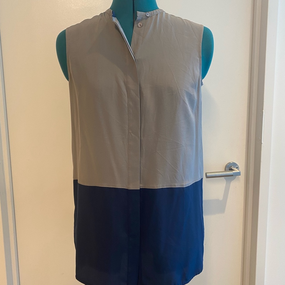 Vince Sleeveless Button Down Shirt